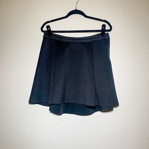 Black Pleated Skirt- L